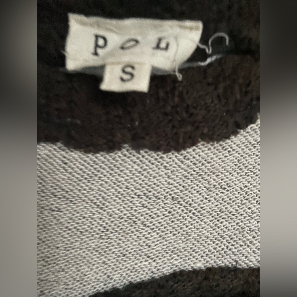 Distressed peace sign sweater - Picture 5 of 5